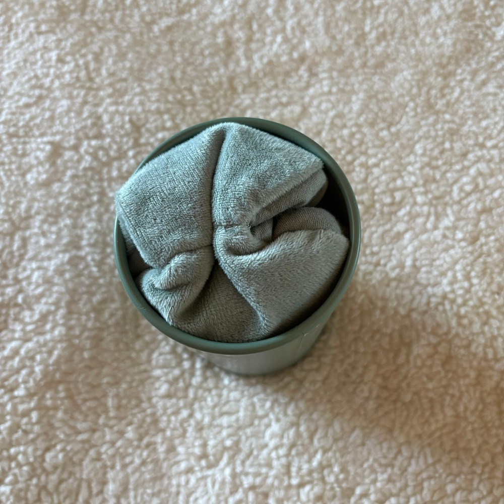 Nodpod Weighted Sleep Mask Sage Green Strap-Free Light Blocking Eye Mask 9oz - Picture 4 of 11